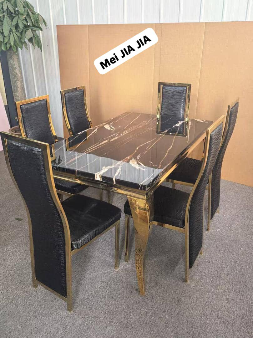 Salle à manger Mei JIA JIA — Marbre Noir & Or (6 places)